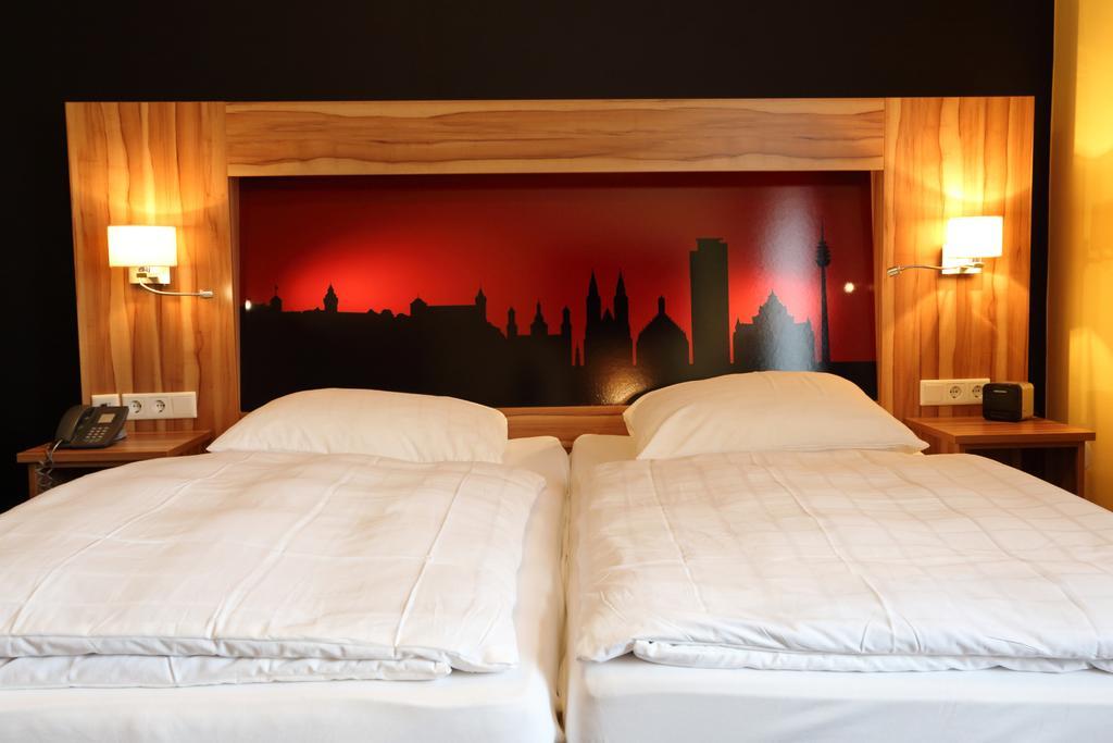 Hotel Silberhorn Нюрнберг Номер фото